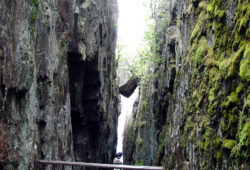 Agawarock 落ちない大岩