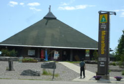 Marathon Visiter centre この地域の展示物が豊富です　町は湖岸に近い地域です